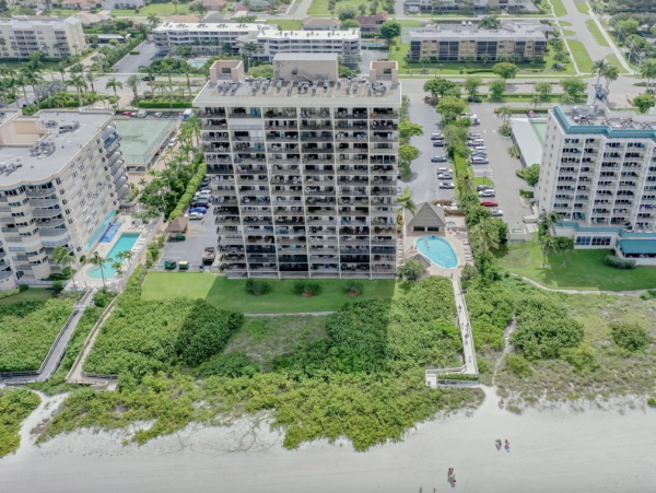Lovely Condo in Marco Island with Full Ocean Views Sleeps 4